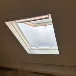 GPL Manual Janela Projetante pintada a branco