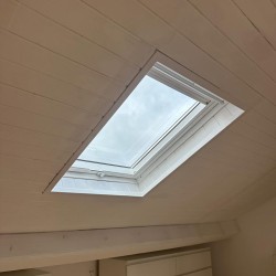 GPL Manual Janela Projetante pintada a branco