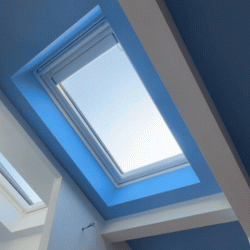 RML KWL Cortina rolante elétrica com calhas brancas